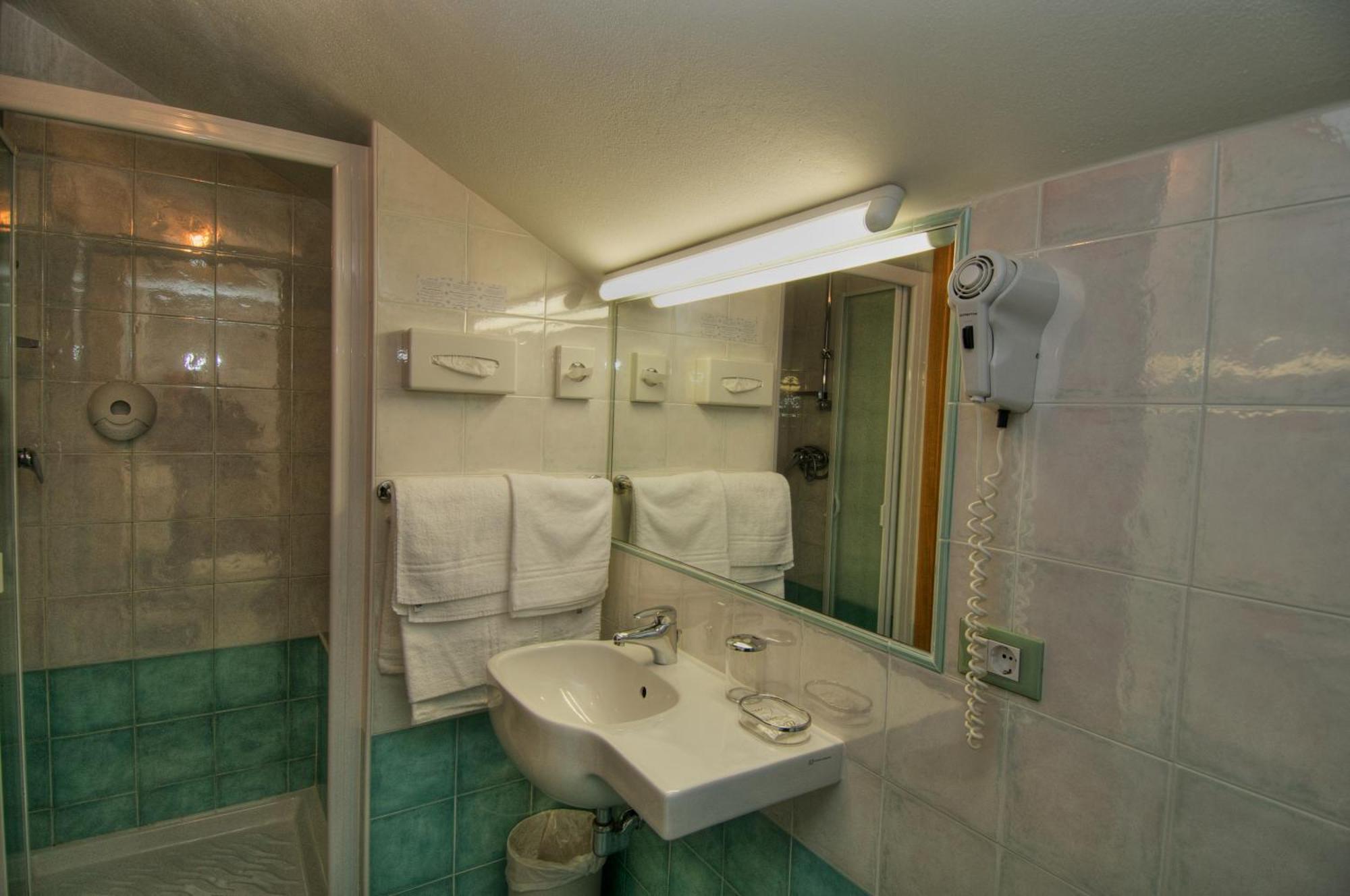 Hotel Caracas Lignano Sabbiadoro Esterno foto