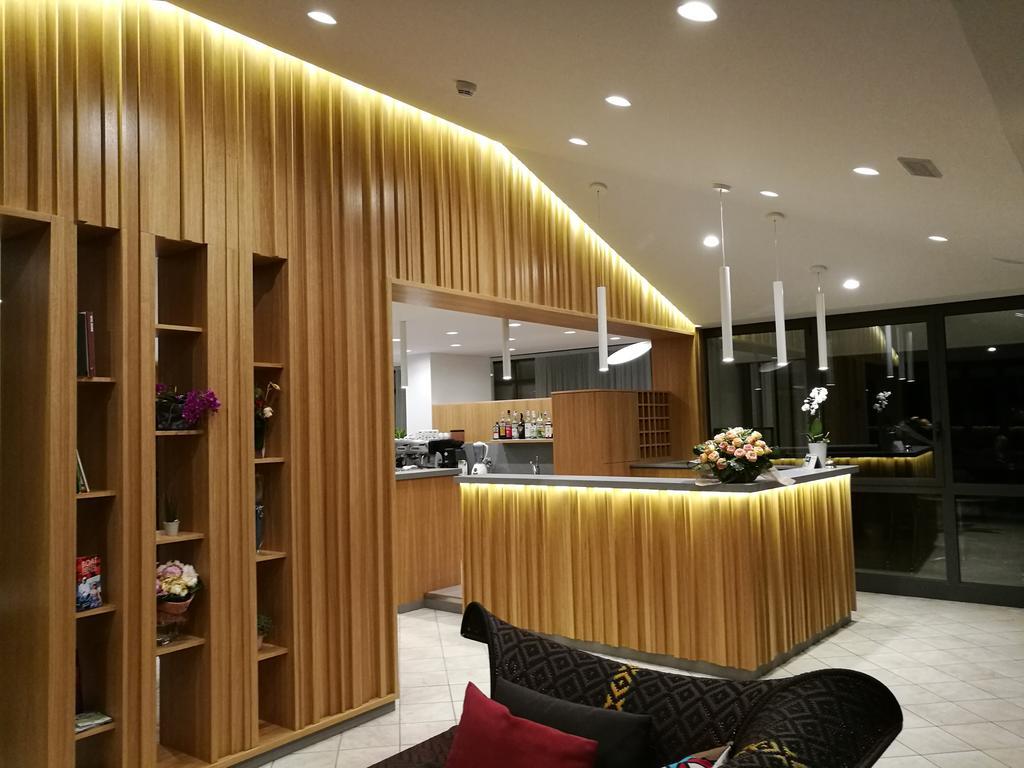Hotel Caracas Lignano Sabbiadoro Esterno foto